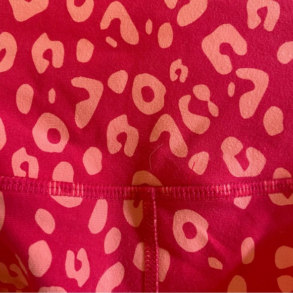 MUSCLE NATION • Signature Scrunch Tie Up Booty Shorts Red Cheetah Pattern - S - Picture 10 of 16